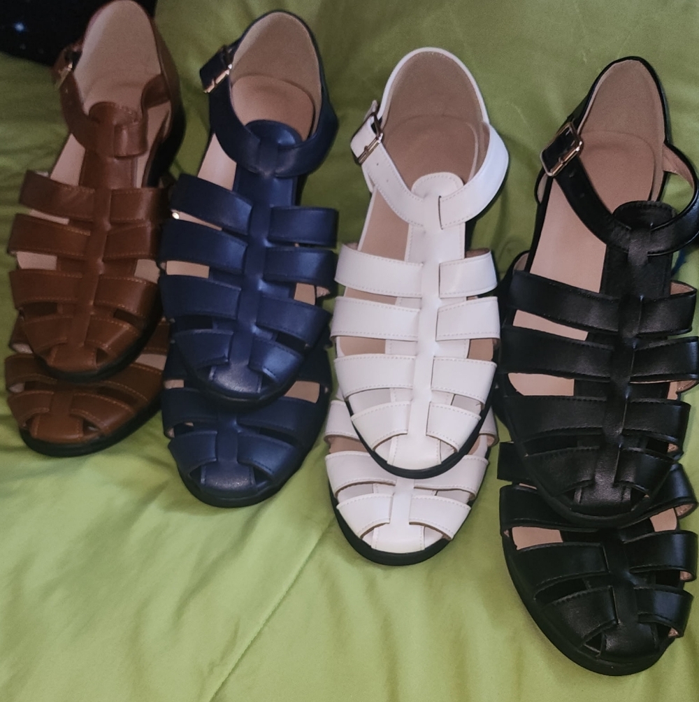 Stylish Men's Leather Strappy Dress Sandals, NWT